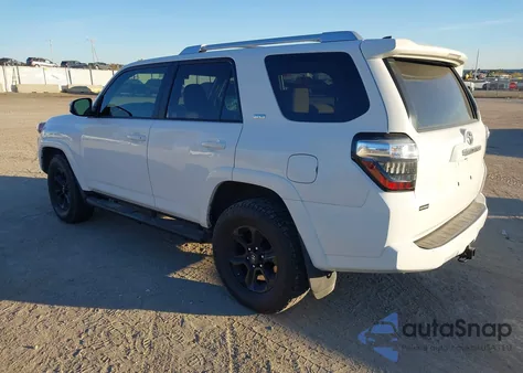 2016 Toyota 4Runner Sr5 z USA, uszkodzony, nr VIN JTEZU5JR8G5123690